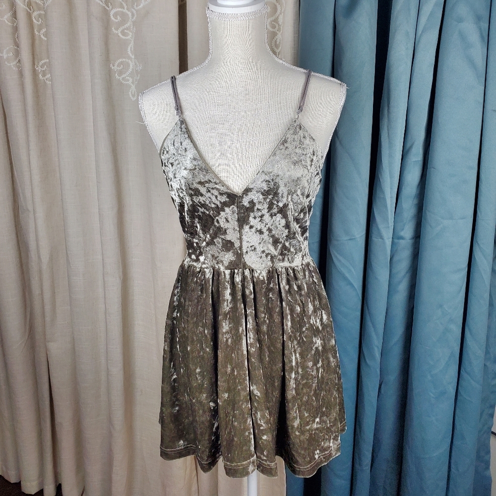Velvet Romper - Picture 2 of 4
